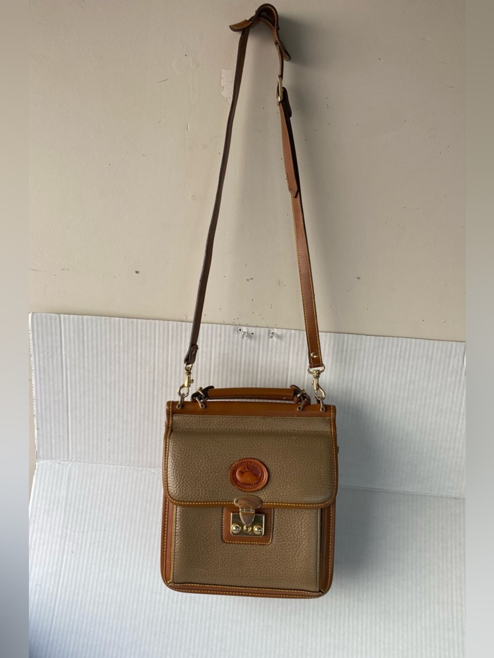 Vintage Dooney & Bourke AWL Olive Leather Top Handle Crossbody Bag - Picture 3 of 14
